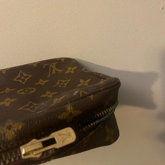 Louis Vuitton Toiletry bag! - Picture 7 of 11